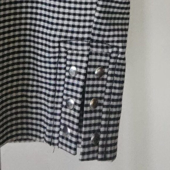 CJ BANKS SIGNATURE SLIMMING CAPRI'S - Picture 2 of 4